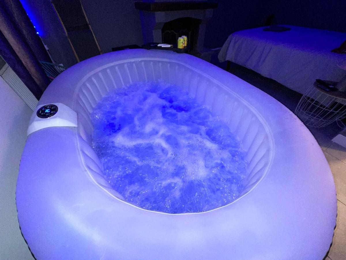 Love Room Avec Jacuzzi Proche Paris Et Roissy Cdg Persan Exterior photo